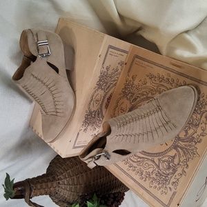 Franco Sarto beige suede booties shoes boots 8.5